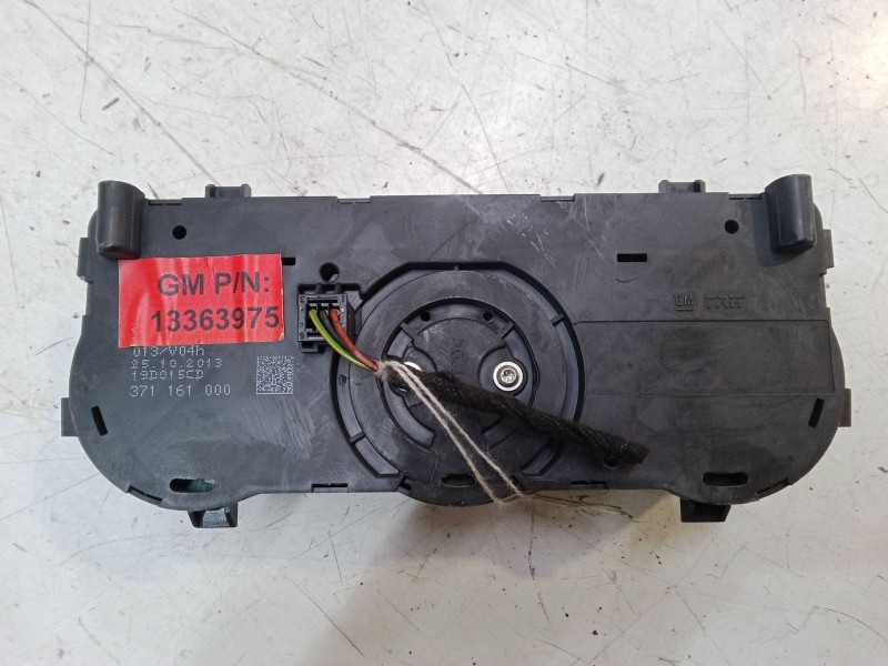 Recambio de mando climatizador para opel adam (m13) 1.4 referencia OEM IAM 13363975  371161000