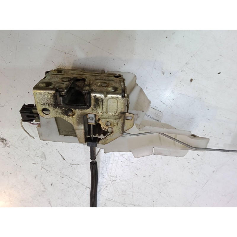 Recambio de cerradura puerta delantera izquierda para renault clio ii (bb_, cb_) 1.4 (b/cb0c, b/cb0s) referencia OEM IAM   