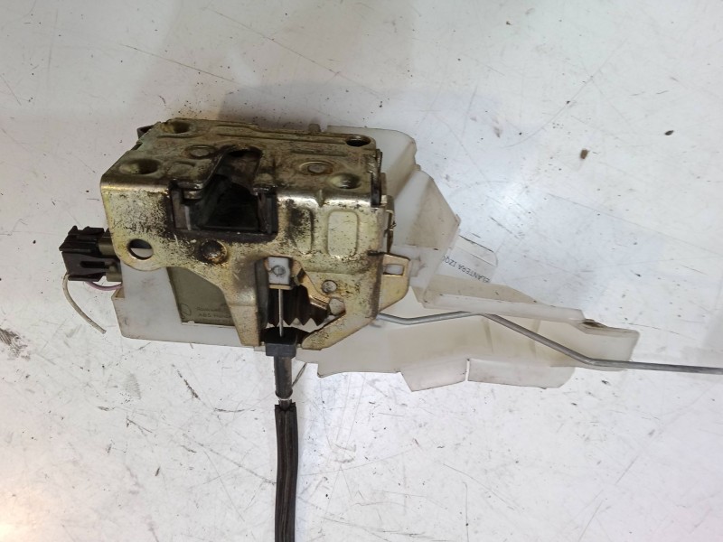 Recambio de cerradura puerta delantera izquierda para renault clio ii (bb_, cb_) 1.4 (b/cb0c, b/cb0s) referencia OEM IAM   