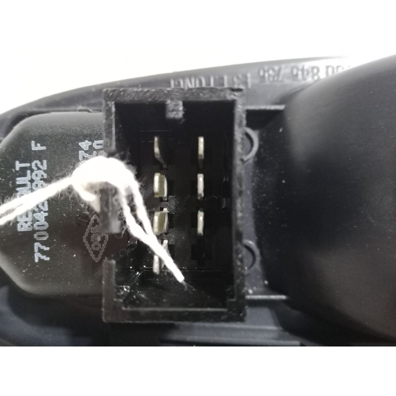 Recambio de mando elevalunas delantero izquierdo para renault clio ii (bb_, cb_) 1.4 16v (b/cb0p, bb13) referencia OEM IAM   