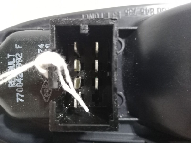 Recambio de mando elevalunas delantero izquierdo para renault clio ii (bb_, cb_) 1.4 16v (b/cb0p, bb13) referencia OEM IAM   