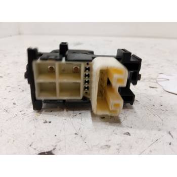 MANDO ELEVALUNAS DELANTERO DERECHO 8292S4D 
