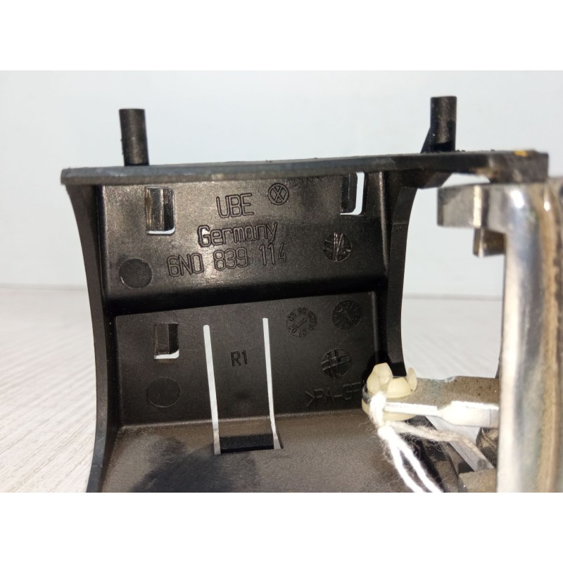 Recambio de maneta interior puerta trasera derecha para volkswagen polo (6n2) 1.4 referencia OEM IAM 6N0839114  