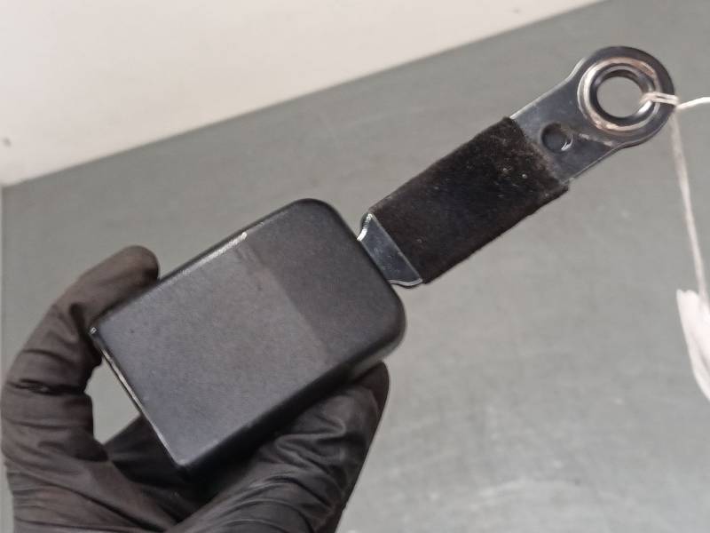 ANCLAJE CINTURON DELANTERO IZQUIERDO 