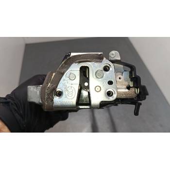 CERRADURA PUERTA TRASERA DERECHA 6905053040 