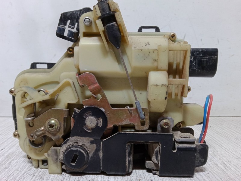 Recambio de cerradura puerta delantera izquierda para seat leon (1m1) 1.9 tdi referencia OEM IAM 117684104  45MY3B4839015M