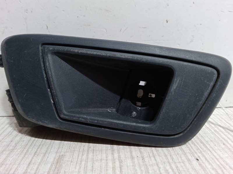 Recambio de maneta interior puerta trasera izquierda para ford fiesta vi (cb1, ccn) 1.25 referencia OEM IAM    Recambio de maneta interior puerta trasera izquierda para ford fiesta vi (cb1, ccn) 1.25 referencia OEM IAM