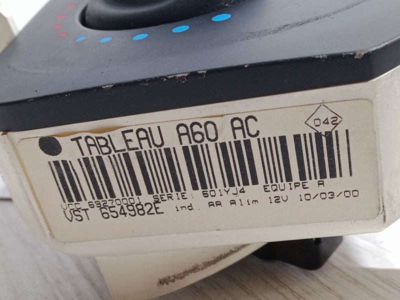 Recambio de mando calefaccion / a/a para renault clio ii (bb_, cb_) 1.4 16v (b/cb0p, bb13) referencia OEM IAM VST654982E  692700