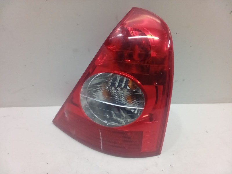 Recambio de piloto trasero derecho para renault clio ii (bb_, cb_) 1.5 dci (b/cb07) referencia OEM IAM   