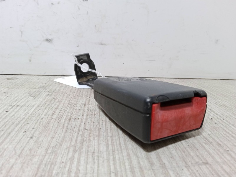 Recambio de anclaje cinturon trasero central para opel astra h (a04) 1.4 (l48) referencia OEM IAM   