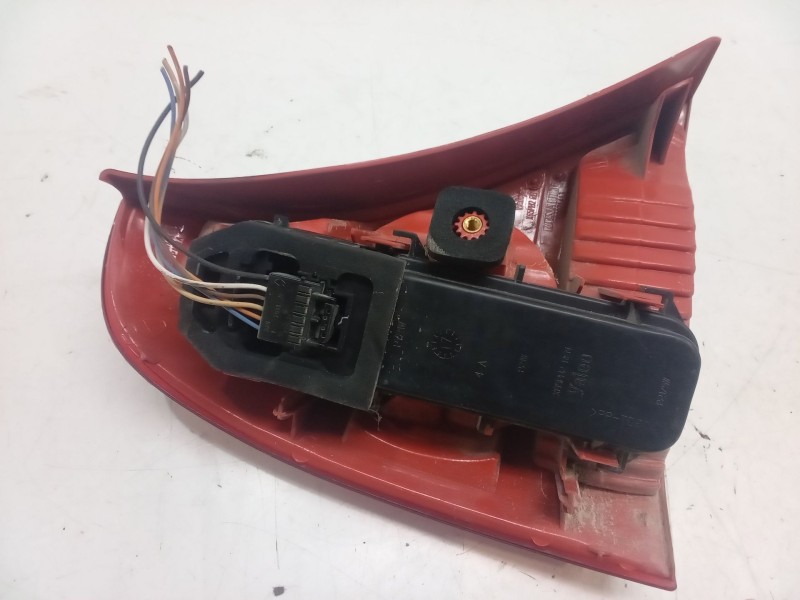 Recambio de piloto trasero derecho para renault clio ii (bb_, cb_) 1.5 dci (b/cb07) referencia OEM IAM   