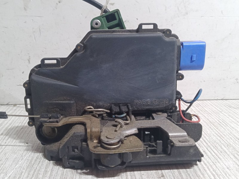 Recambio de cerradura puerta delantera derecha para volkswagen polo (9n_, 9a_) 1.4 tdi referencia OEM IAM   