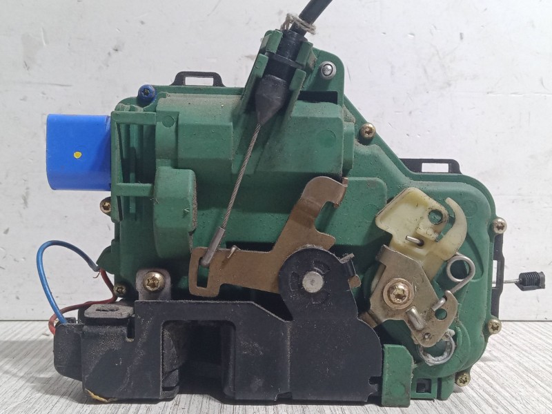 Recambio de cerradura puerta delantera derecha para volkswagen polo (9n_, 9a_) 1.4 tdi referencia OEM IAM   
