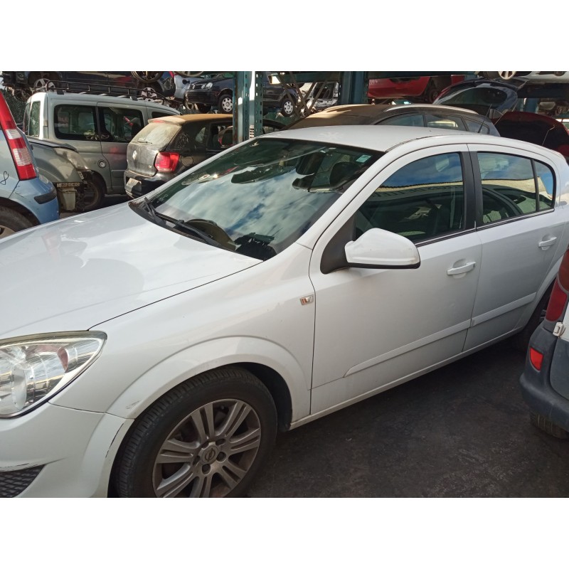 opel astra h (a04) del año 2009