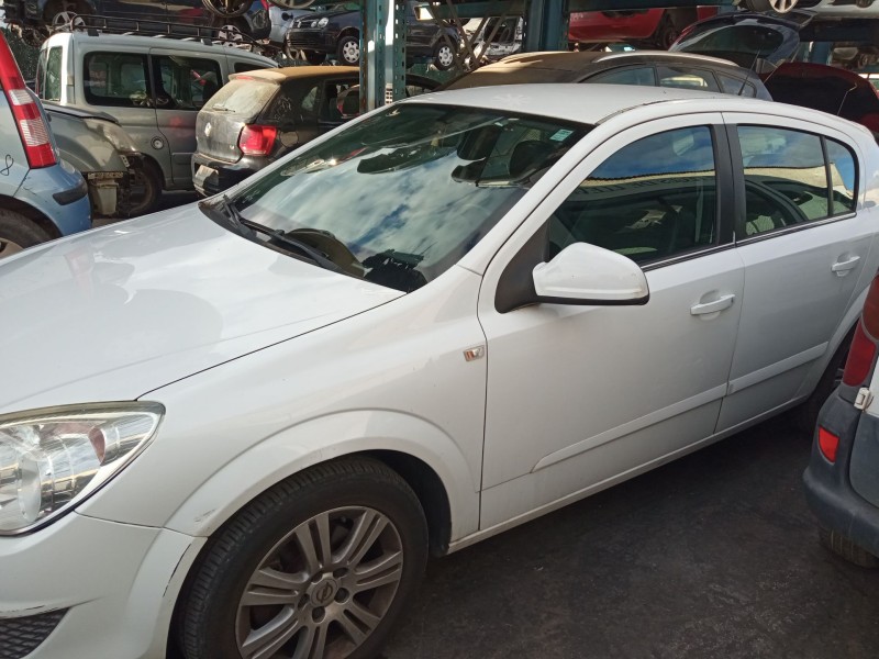 opel astra h (a04) del año 2009