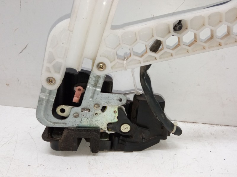 Recambio de cerradura puerta trasera izquierda para kia cerato i hatchback (ld) 1.6 referencia OEM IAM   