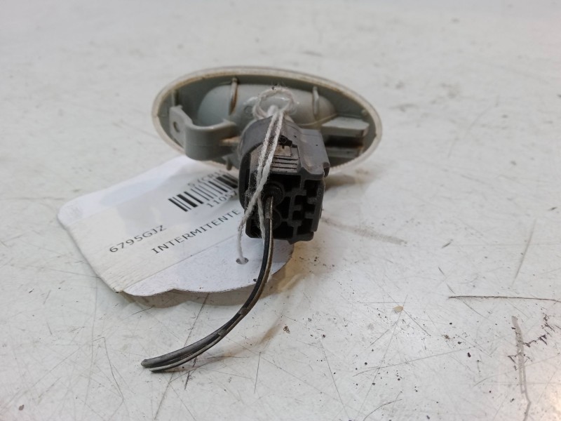 Recambio de intermitente lateral izquierdo para mazda 5 (cr19) 1.8 (cr19) referencia OEM IAM   