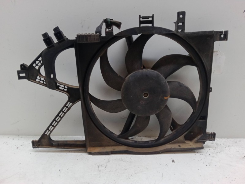 Recambio de electroventilador para opel corsa c (x01) 1.4 (f08, f68) referencia OEM IAM    Recambio de electroventilador para opel corsa c (x01) 1.4 (f08, f68) referencia OEM IAM