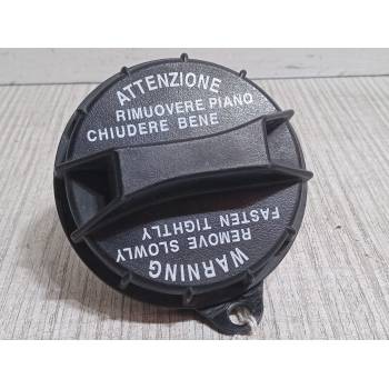 TAPON COMBUSTIBLE 