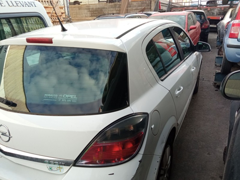 opel astra h (a04) del año 2009