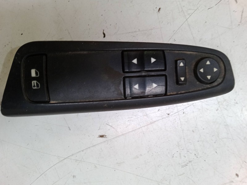 Recambio de mando elevalunas delantero izquierdo para fiat stilo (192_) 1.9 jtd (192_xe1a) referencia OEM IAM   