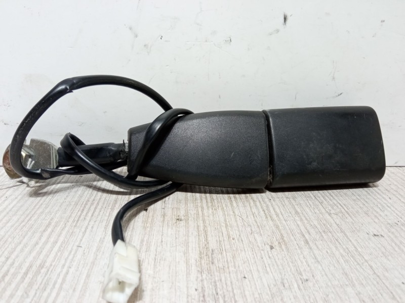 Recambio de anclaje cinturon delantero izquierdo para alfa romeo 147 (937_) 1.9 jtd (937.axd1a, 937.bxd1a) referencia OEM IAM 10