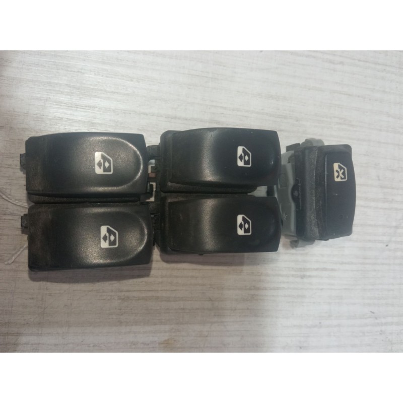 Recambio de mando elevalunas delantero izquierdo para renault clio iii (br0/1, cr0/1) 1.5 dci (c/br0g, c/br1g) referencia OEM IA