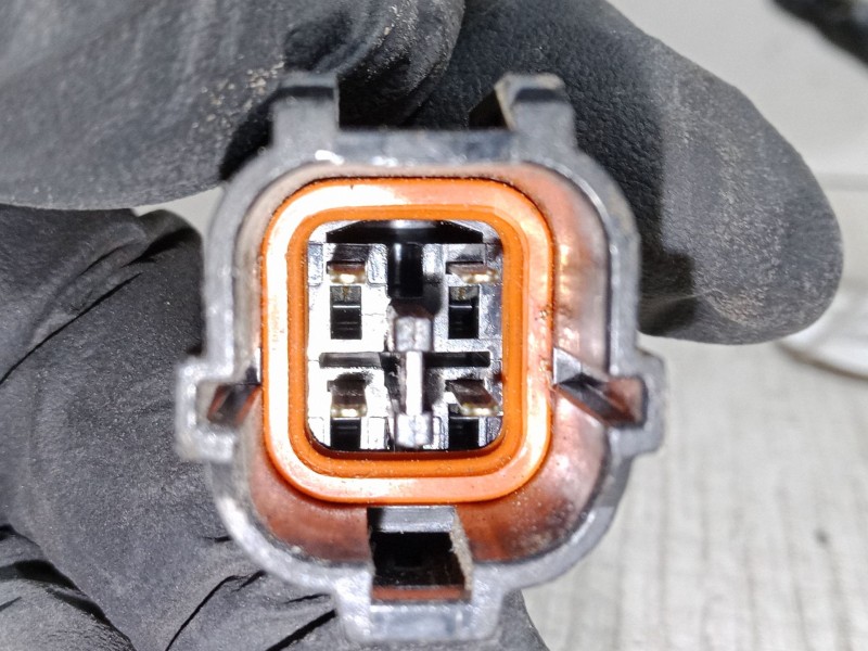 Recambio de cerradura puerta trasera izquierda para kia carnival i (up) 2.9 tdi referencia OEM IAM   