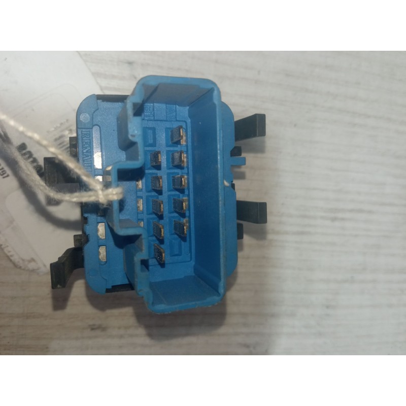 Recambio de mando elevalunas delantero izquierdo para renault clio iii (br0/1, cr0/1) 1.5 dci (c/br0g, c/br1g) referencia OEM IA