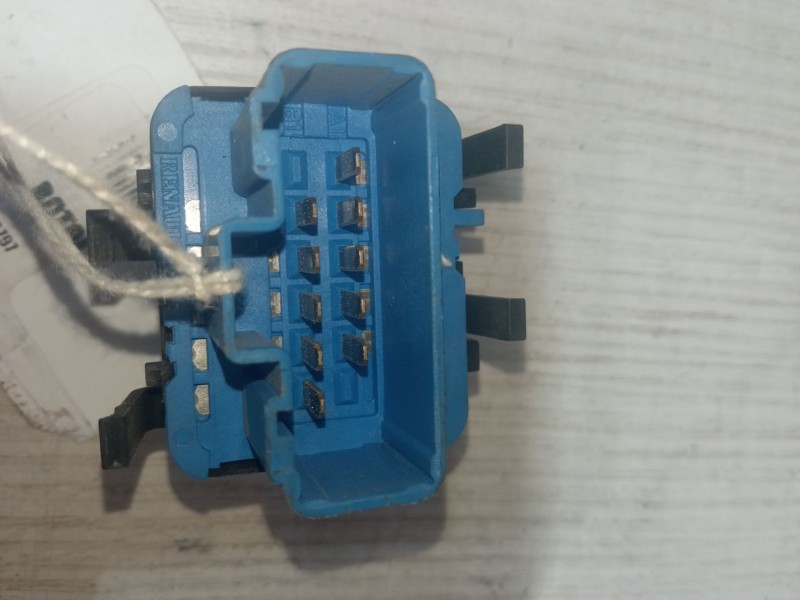 Recambio de mando elevalunas delantero izquierdo para renault clio iii (br0/1, cr0/1) 1.5 dci (c/br0g, c/br1g) referencia OEM IA