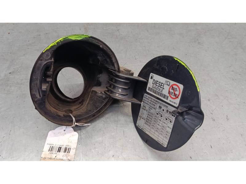TAPA EXTERIOR COMBUSTIBLE 