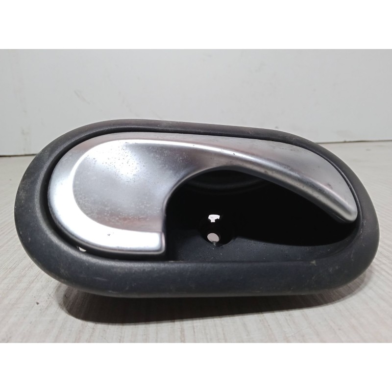 Recambio de maneta interior puerta delantera derecha para renault modus / grand modus (f/jp0_) 1.4 (jp01, jp0j) referencia OEM I