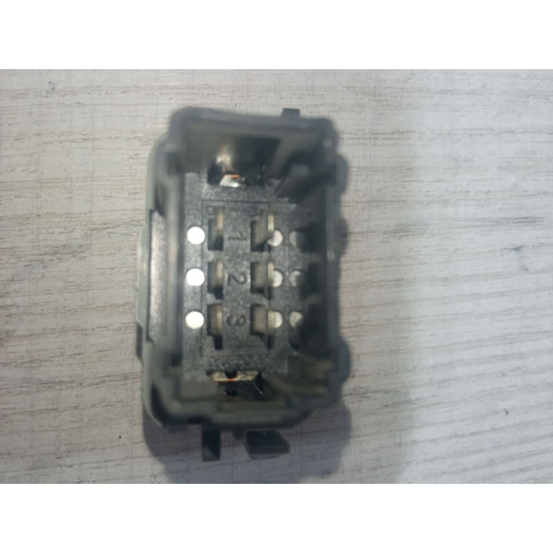 Recambio de mando elevalunas delantero izquierdo para renault clio iii (br0/1, cr0/1) 1.5 dci (c/br0g, c/br1g) referencia OEM IA