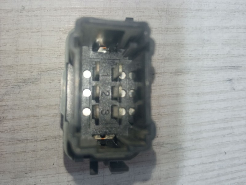 Recambio de mando elevalunas delantero izquierdo para renault clio iii (br0/1, cr0/1) 1.5 dci (c/br0g, c/br1g) referencia OEM IA