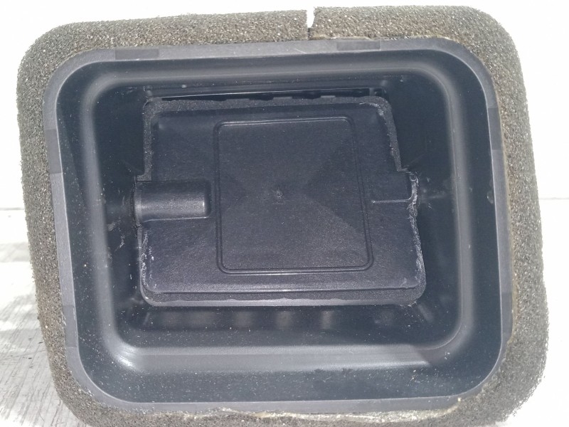 Recambio de aireador derecho para kia cee´d (jd) 1.6 gt referencia OEM IAM   