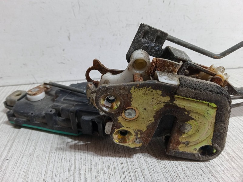 Recambio de cerradura puerta delantera izquierda para hyundai lantra ii station wagon (j-2) 1.9 d referencia OEM IAM   