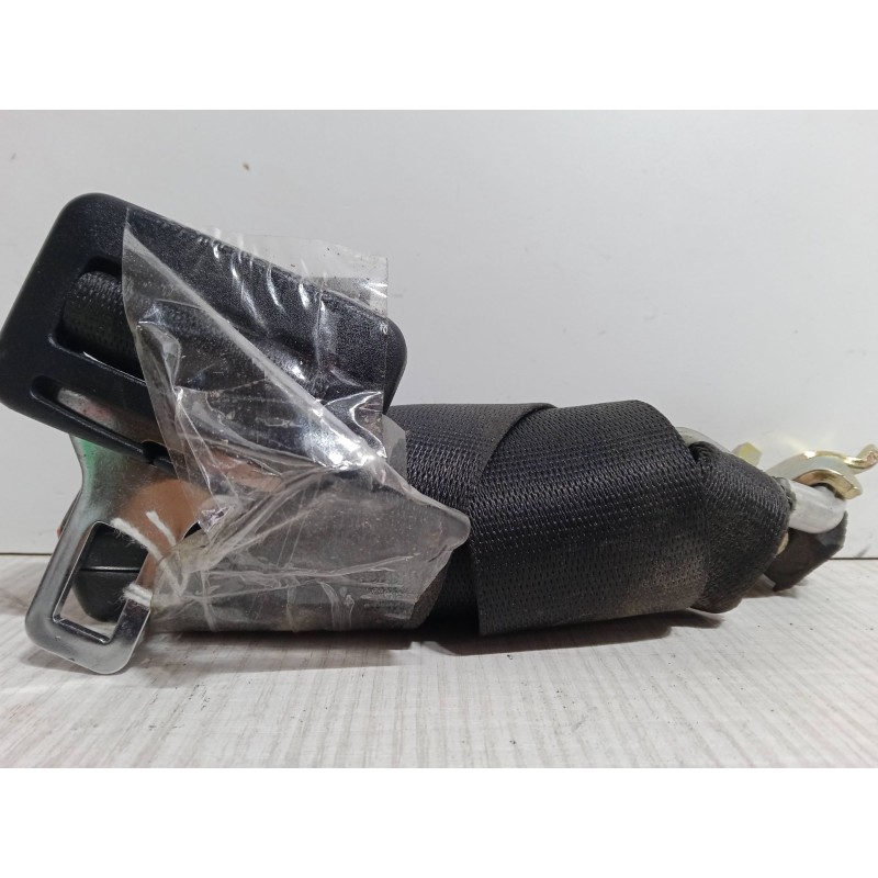 Recambio de anclaje cinturon trasero izquierdo para mercedes-benz clase e (w210) e 320 (210.055) referencia OEM IAM 560210200  
