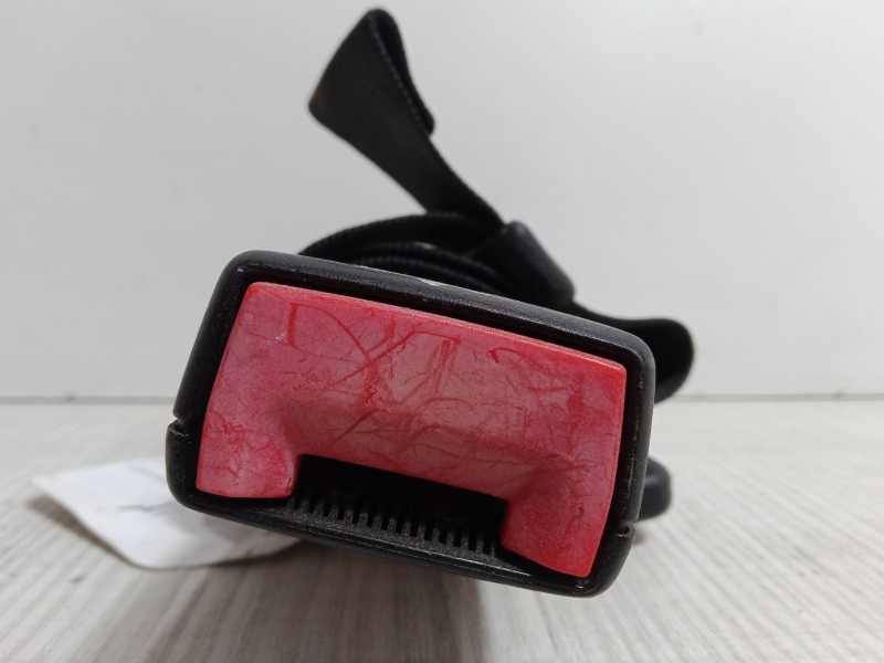 Recambio de anclaje cinturon trasero izquierdo para mercedes-benz clase e (w210) e 320 (210.055) referencia OEM IAM 560210200  