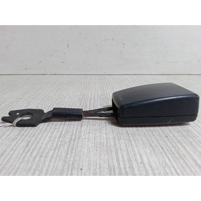 Recambio de anclaje cinturon delantero derecho para mercedes-benz clase a (w168) a 170 cdi (168.009, 168.109) referencia OEM IAM
