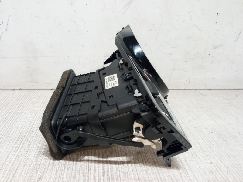 Recambio de aireador izquierdo para kia cee´d (jd) 1.6 gt referencia OEM IAM   