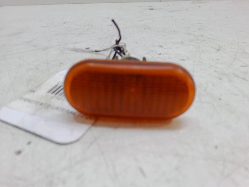 Recambio de intermitente lateral izquierdo para renault clio ii (bb_, cb_) 1.9 d (b/cb0e, bb0j) referencia OEM IAM   