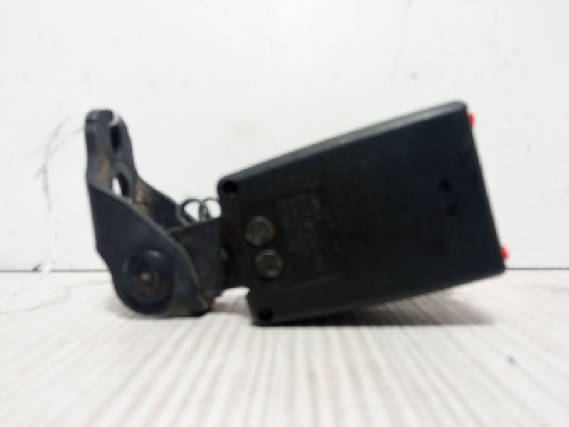 Recambio de anclaje cinturon trasero derecho para ford focus ii (da_, hcp, dp) 1.6 tdci referencia OEM IAM A613K21-AA  