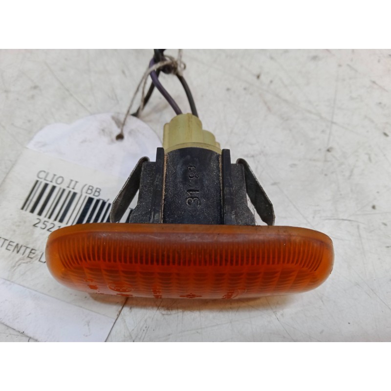 Recambio de intermitente lateral izquierdo para renault clio ii (bb_, cb_) 1.9 d (b/cb0e, bb0j) referencia OEM IAM   