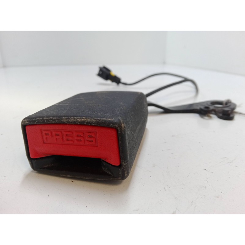 Recambio de anclaje cinturon trasero izquierdo para citroën c4 grand picasso i (ua_) 2.0 hdi 150 referencia OEM IAM   