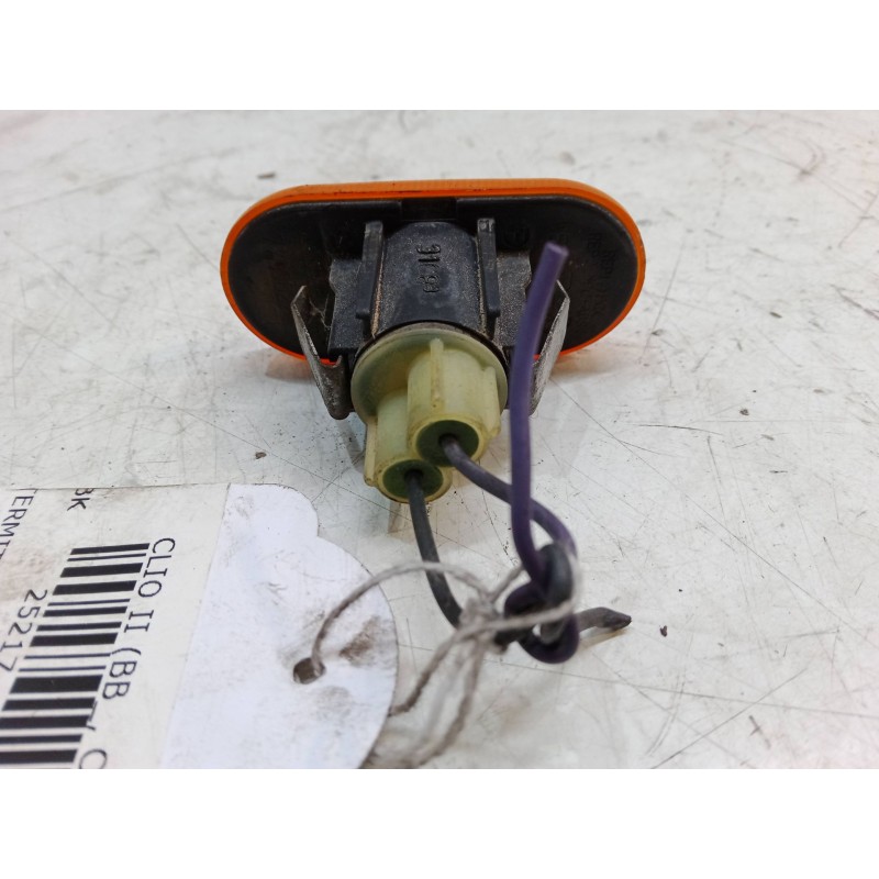Recambio de intermitente lateral izquierdo para renault clio ii (bb_, cb_) 1.9 d (b/cb0e, bb0j) referencia OEM IAM   