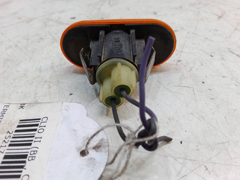 Recambio de intermitente lateral izquierdo para renault clio ii (bb_, cb_) 1.9 d (b/cb0e, bb0j) referencia OEM IAM   