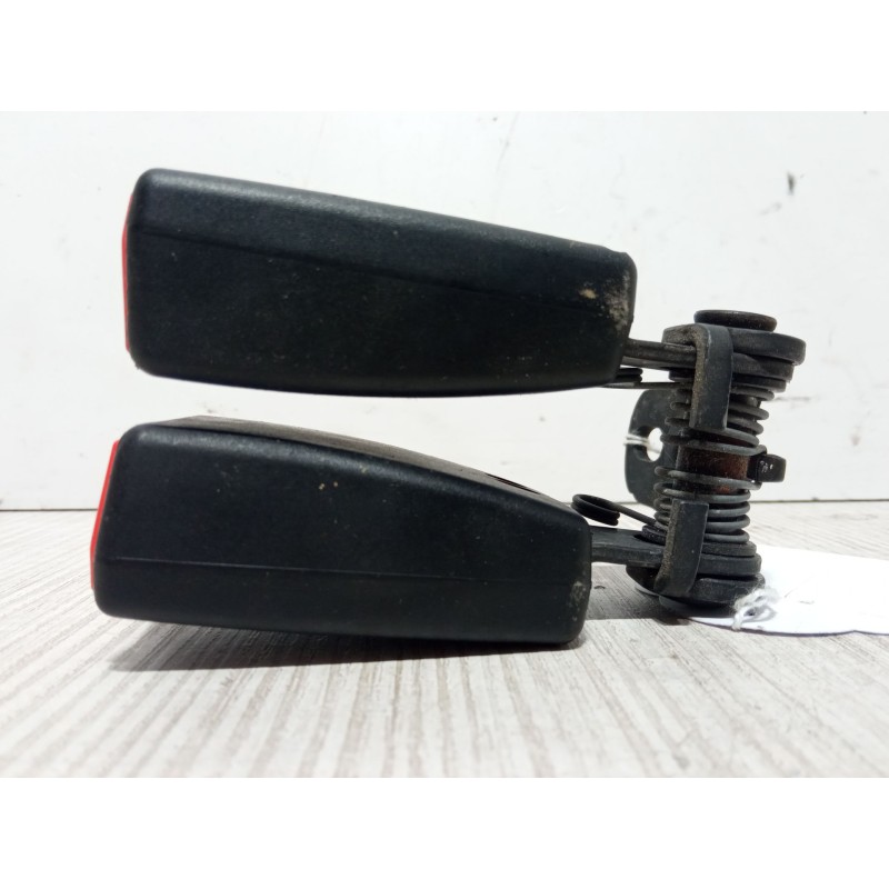 Recambio de anclaje cinturon trasero derecho para ford focus ii (da_, hcp, dp) 1.6 tdci referencia OEM IAM A613K21-AA  