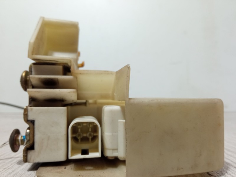 Recambio de cerradura puerta delantera derecha para ford fiesta iv (ja_, jb_) 1.25 i 16v referencia OEM IAM 96FG-A219A64CE  