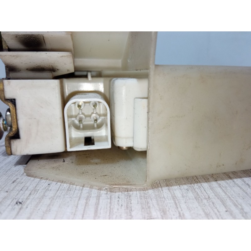 Recambio de cerradura puerta delantera derecha para ford fiesta iv (ja_, jb_) 1.25 i 16v referencia OEM IAM 96FG-A219A64CE  