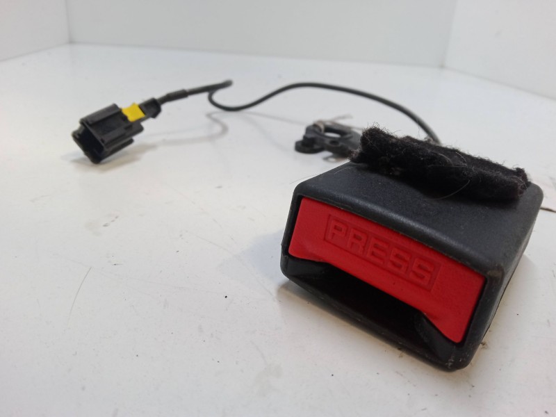 Recambio de anclaje cinturon trasero derecho para citroën c4 grand picasso i (ua_) 2.0 hdi 150 referencia OEM IAM   